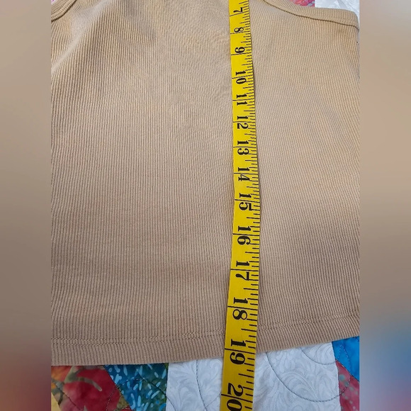 Urban Rebel Tan Crop Top Tank Women's Size Medium *Tag Hole - Picture 2 of 9